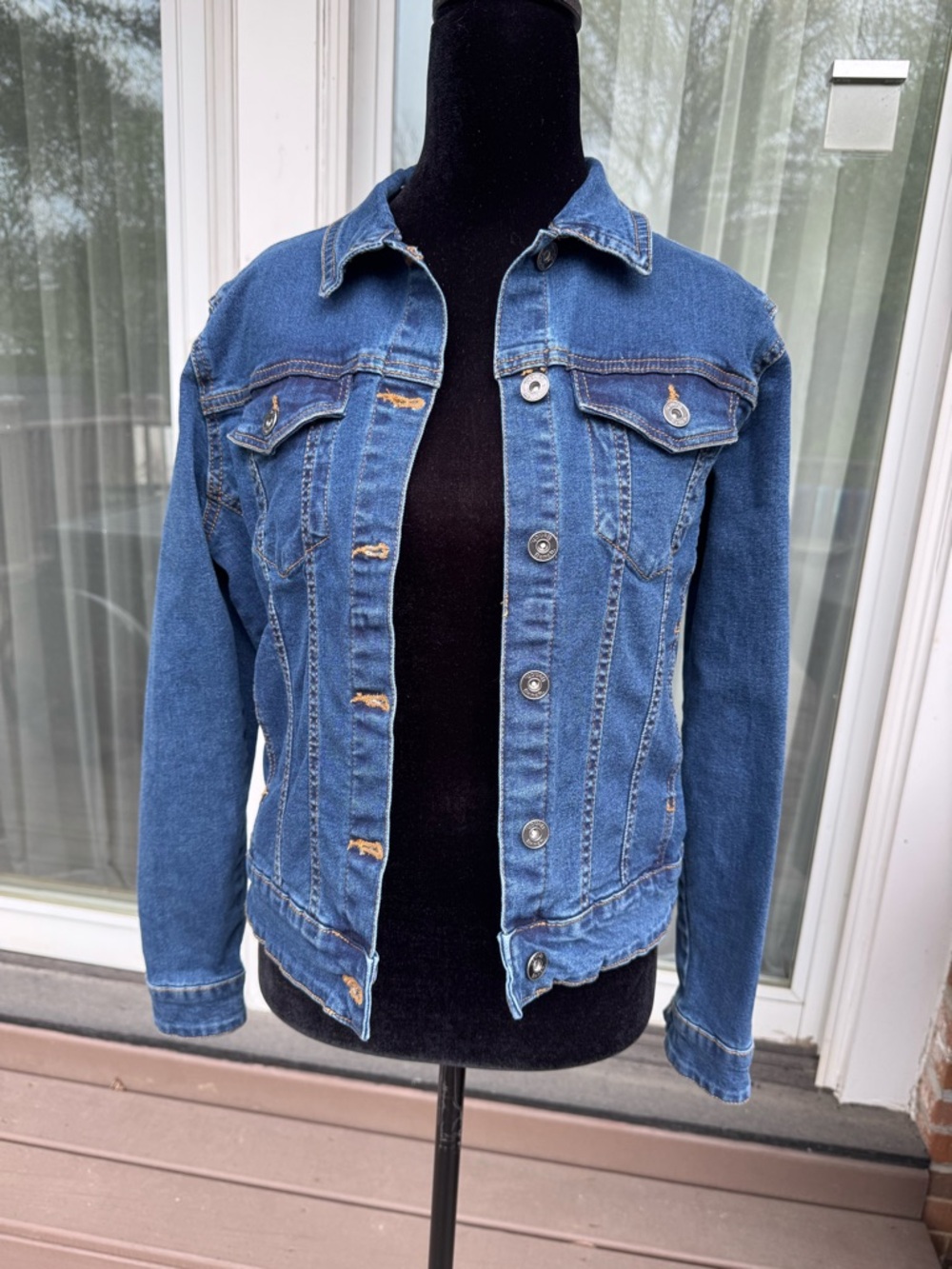British BENCH (Wraith) Denim Jacket. Quality construction and details.  US8 UK12